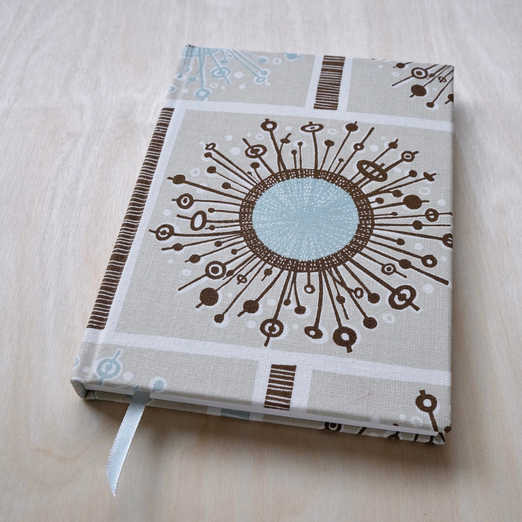 Angie_Lewin_Seedheads_Sage_Brown_Front_cover
